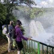 𝐄𝐤𝐨𝐦-𝐍𝐤𝐚𝐦 & 𝐌𝐮𝐬𝐞́𝐞 𝐋𝐞𝐧𝐚𝐥𝐞-𝐍𝐝𝐞𝐦 – 𝐃𝐞𝐮𝐱 𝐓𝐫𝐞́𝐬𝐨𝐫𝐬, 𝐔𝐧𝐞 𝐌𝐞̂𝐦𝐞 𝐓𝐞𝐫𝐫𝐞