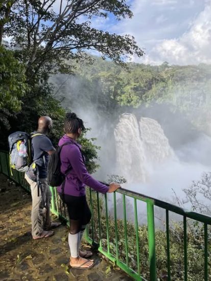 𝐄𝐤𝐨𝐦-𝐍𝐤𝐚𝐦 & 𝐌𝐮𝐬𝐞́𝐞 𝐋𝐞𝐧𝐚𝐥𝐞-𝐍𝐝𝐞𝐦 – 𝐃𝐞𝐮𝐱 𝐓𝐫𝐞́𝐬𝐨𝐫𝐬, 𝐔𝐧𝐞 𝐌𝐞̂𝐦𝐞 𝐓𝐞𝐫𝐫𝐞